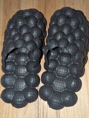 Black Bubble Foam Slides Sandals Women’s Size 8 Massage Recovery Slip On Shoes